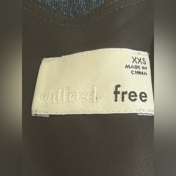 Wilfred Free Women's V-Neck Rayon Blend Slit On‎ Side Black Slip Dress Size XXS - Picture 3 of 8